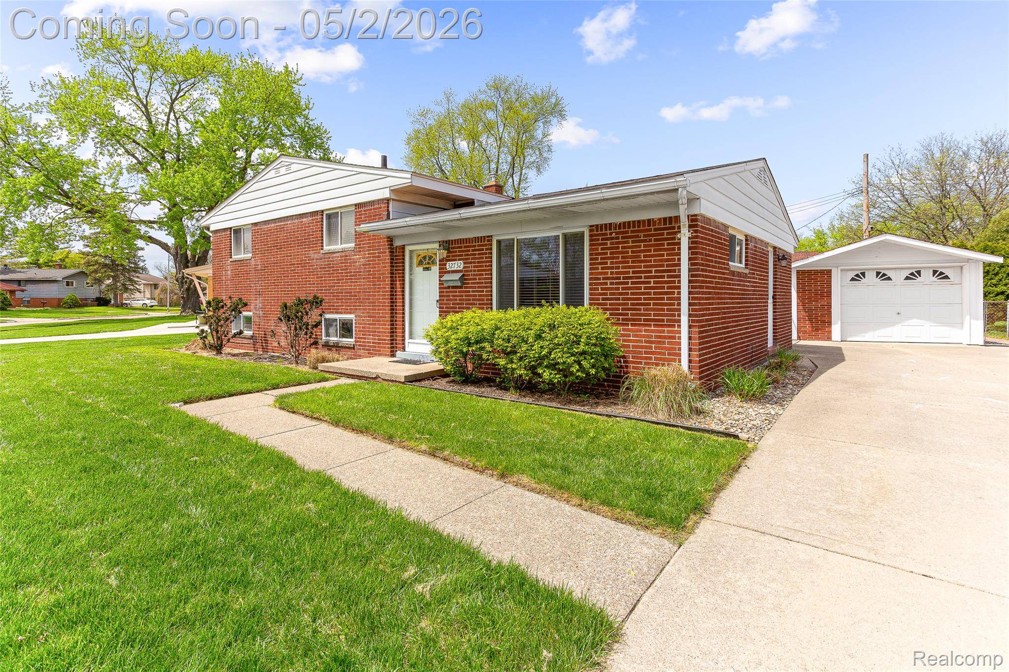 32732 Comanche ST, Westlandcity_wayne, MI 48185
