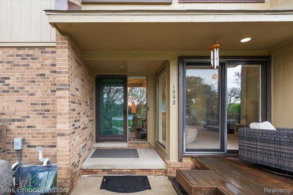 1592 S Hill CIR, Bloomfieldhillscity_oakland, MI 48304