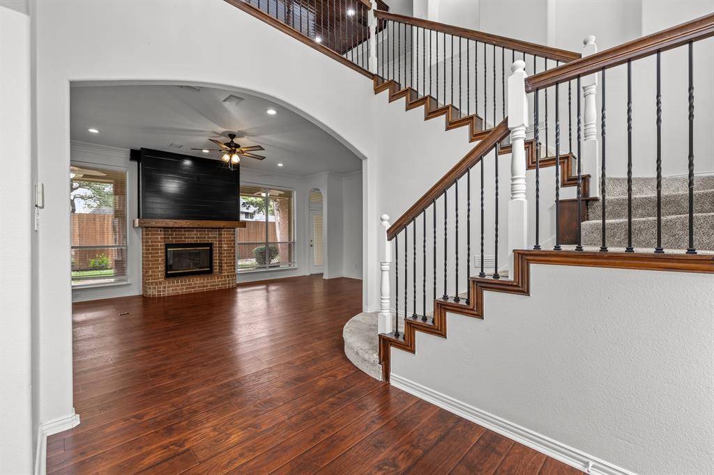 2 Treewood Court, Mansfield, TX 76063