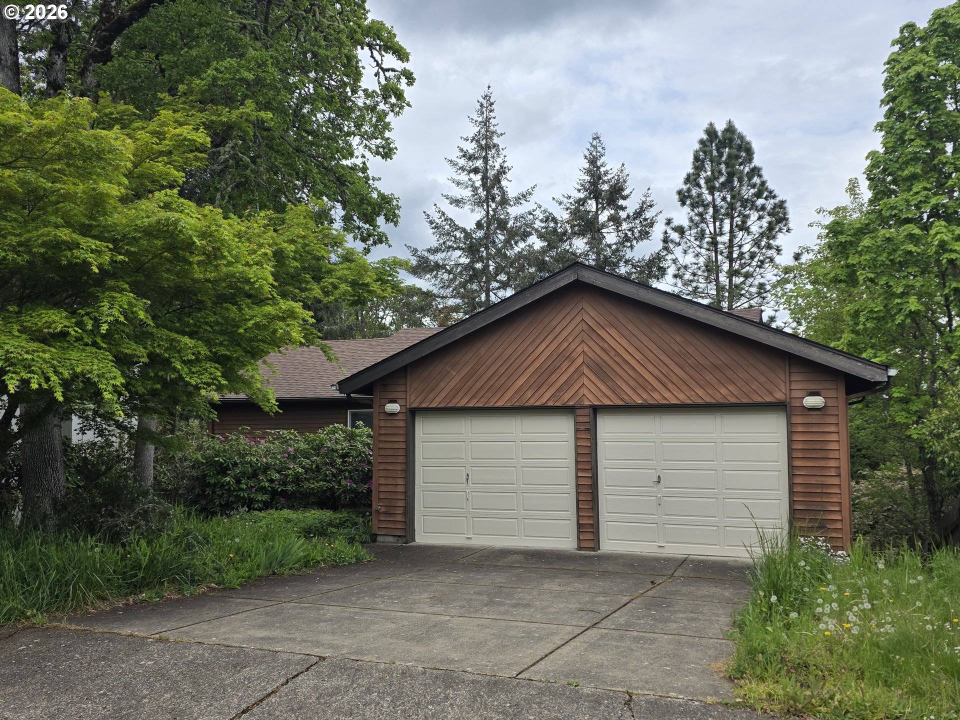 1653 ARDENDALE LN, Eugene, OR 97405
