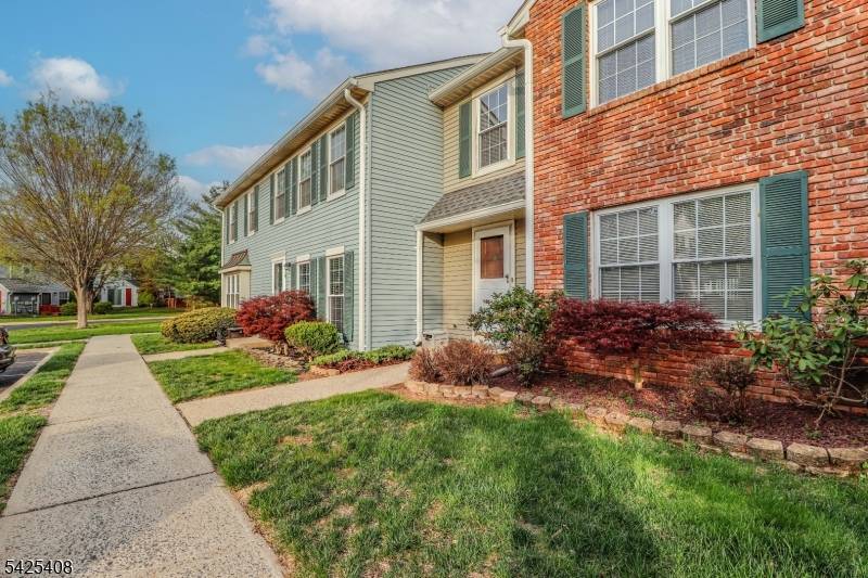 118 Selby Ct, Franklin Twp., NJ 08873