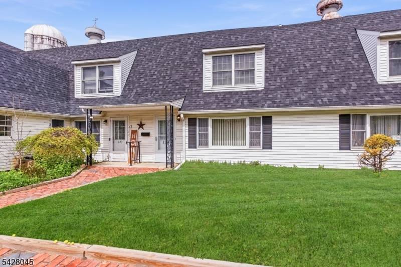 121 W End Ave #2, Newton Town, NJ 07860