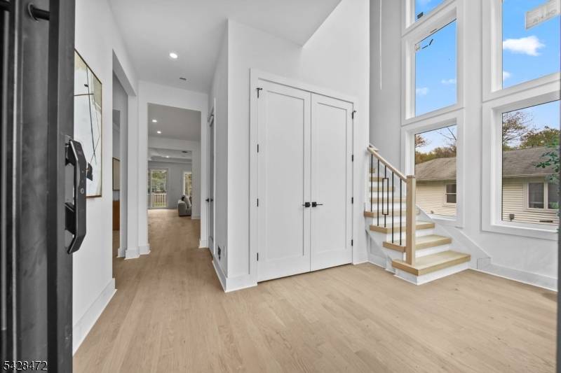 52 Congressional Pkwy, Livingston Twp., NJ 07039