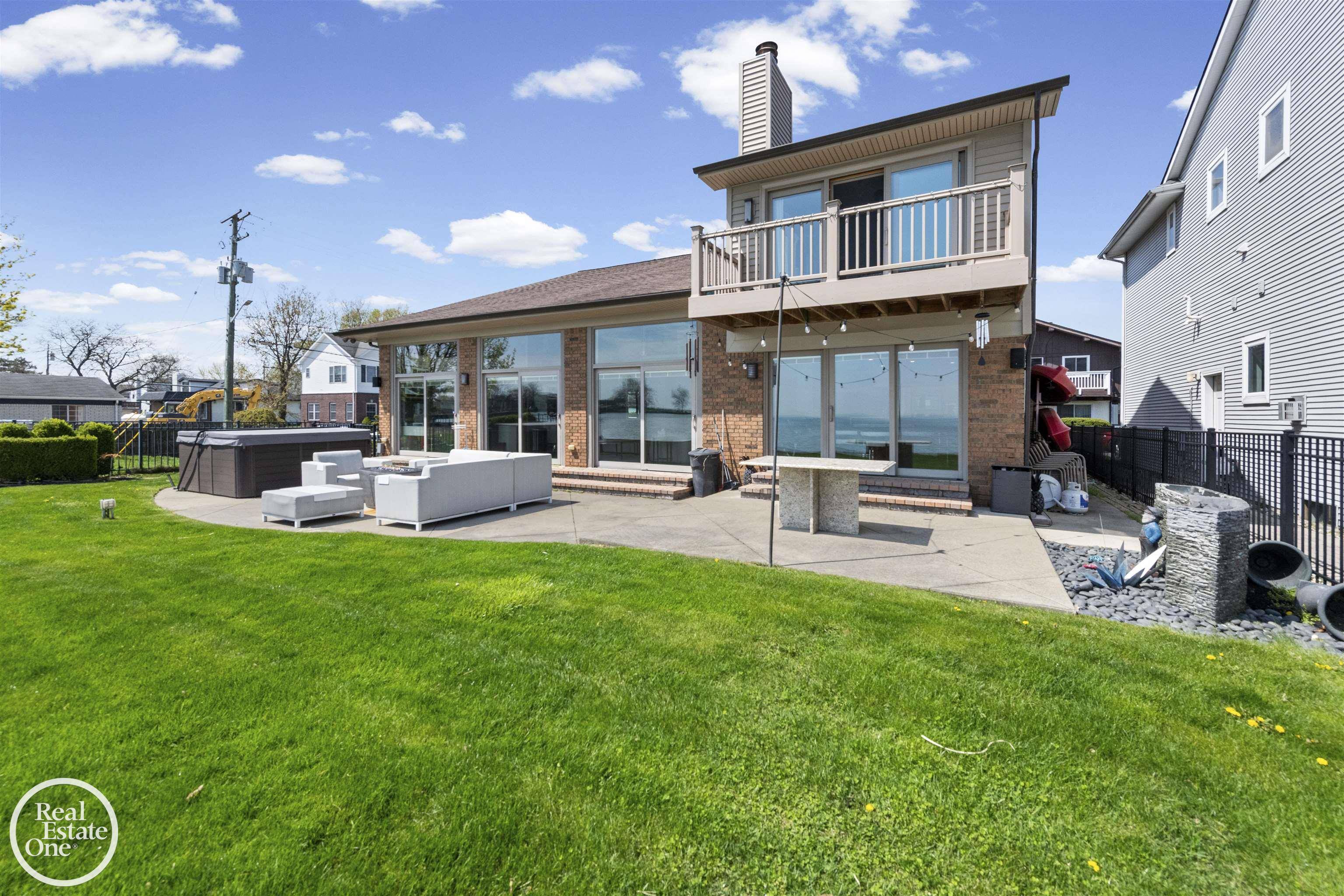 22539 Maple ST, St Clair Shores, MI 48081