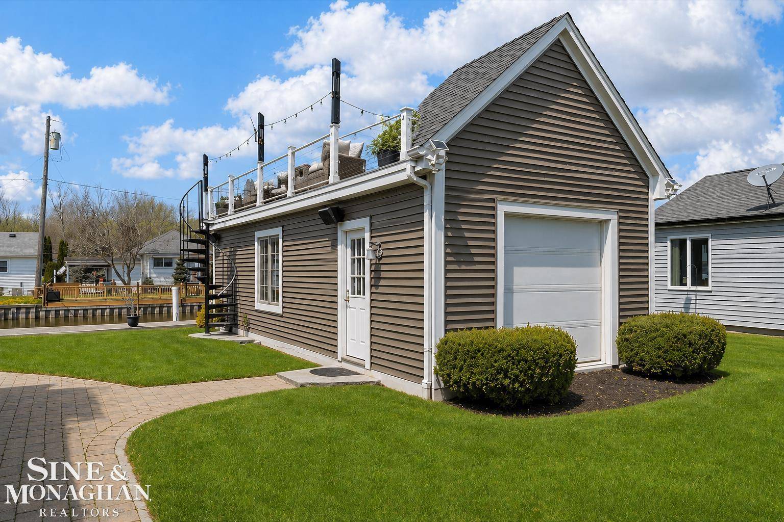 45639 Edgewater DR, Chesterfieldtownship_macomb, MI 48047