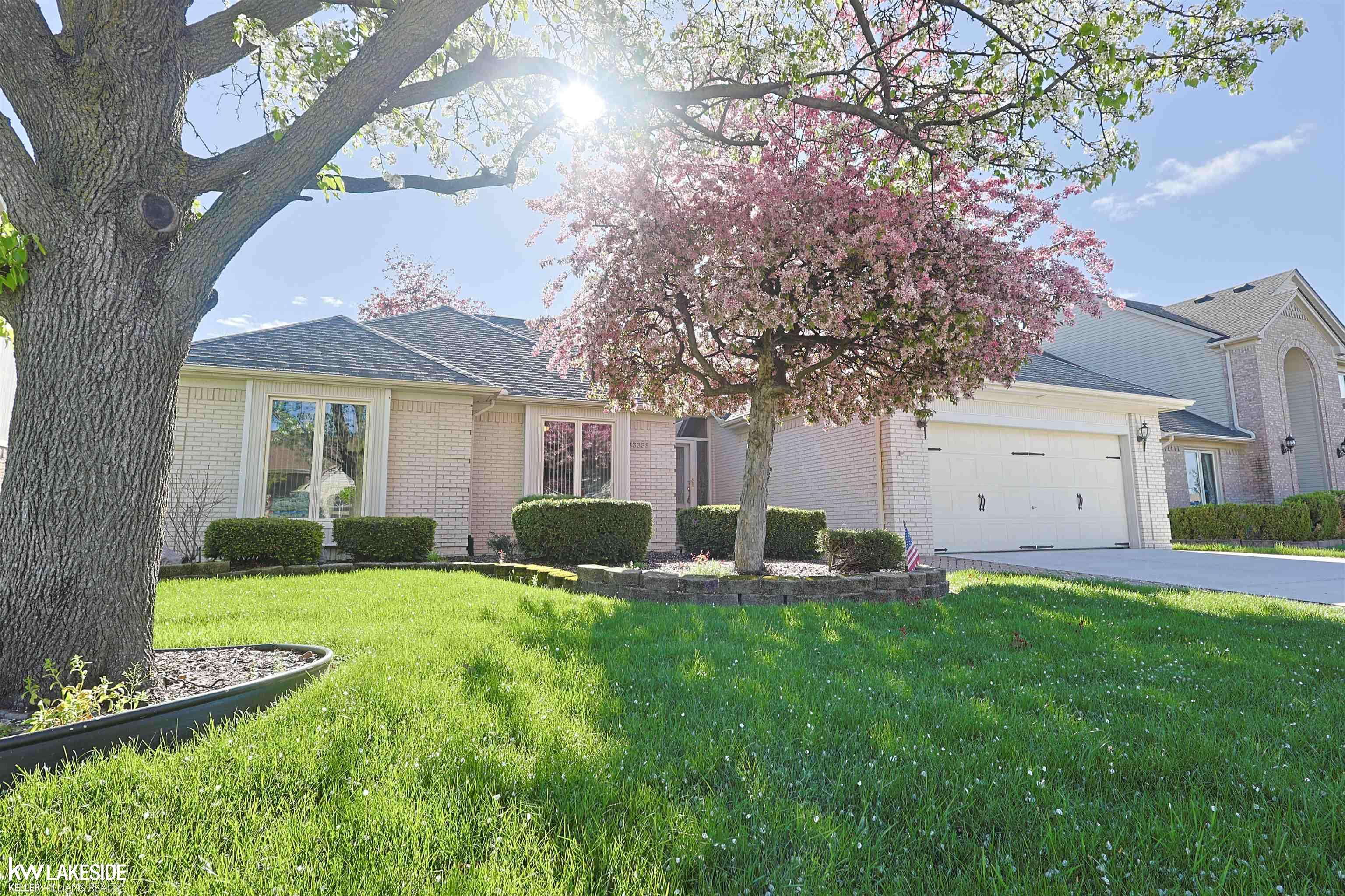 53338 Villa Rosa DR, Macomb Twp, MI 48042