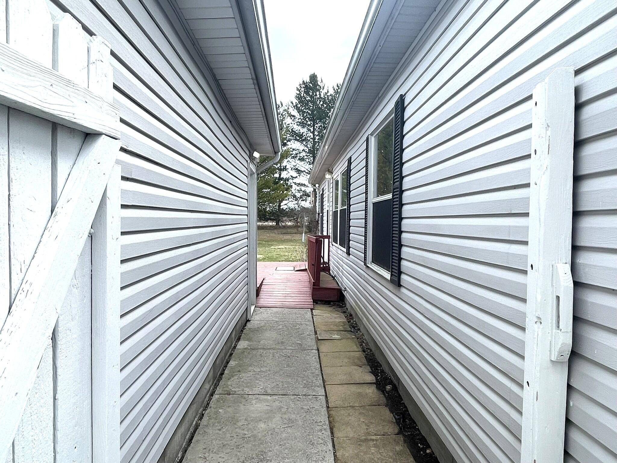 229 Cadgewith E, Dewitt Twp, MI 48906