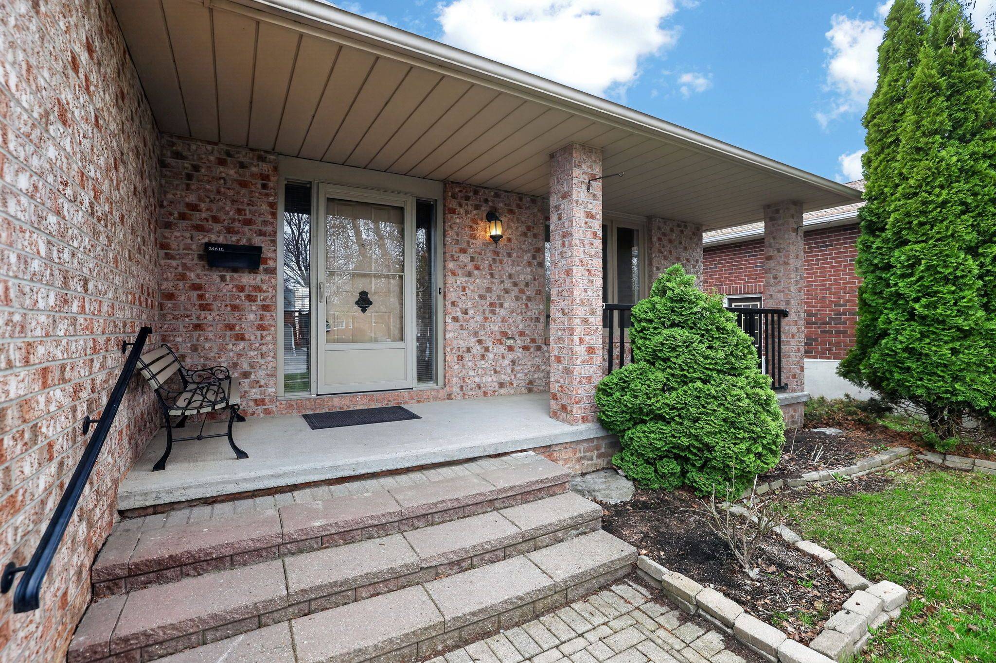 29 Lakeview DR, Scugog, ON L9L 1G9