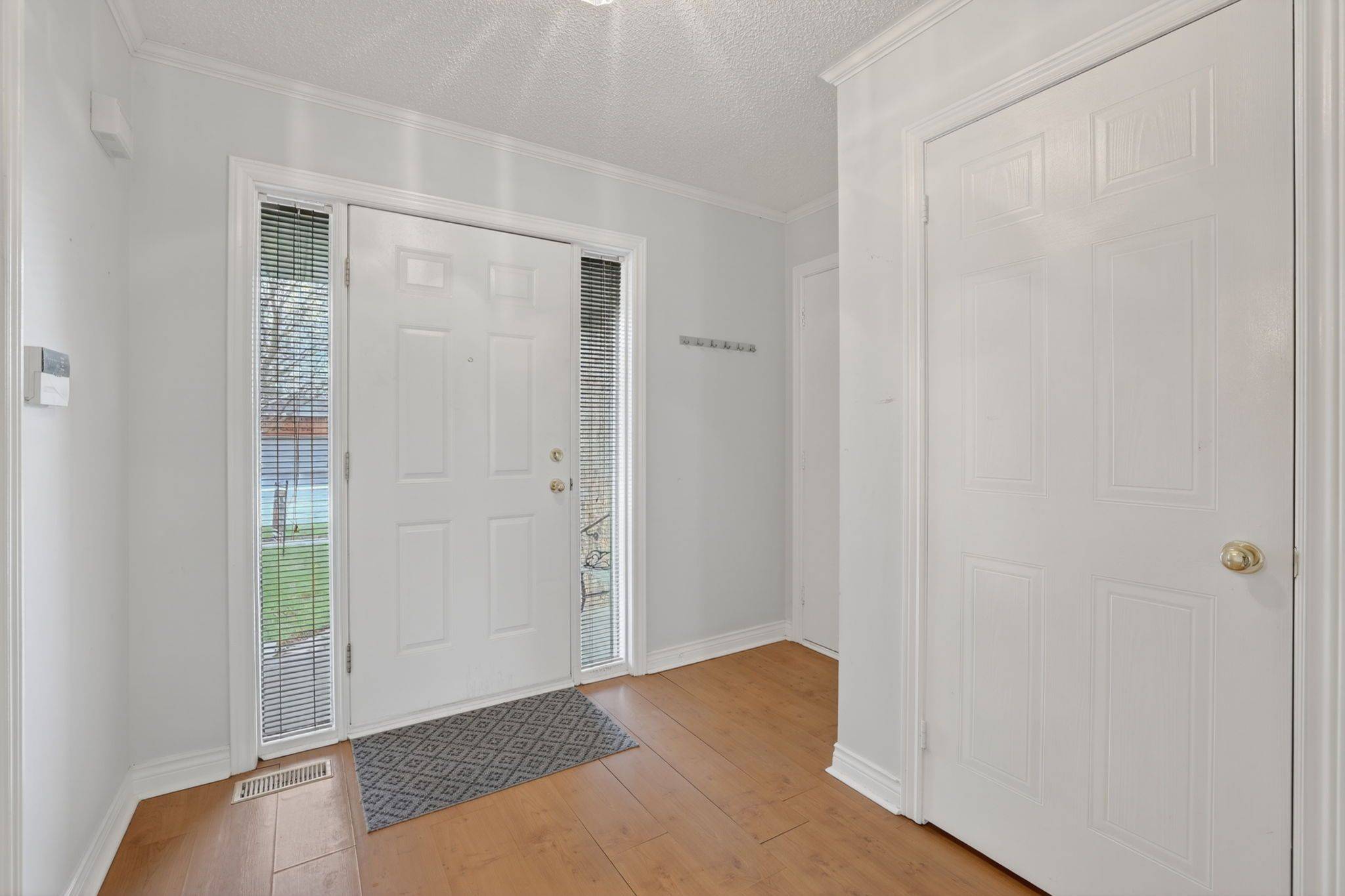 29 Lakeview DR, Scugog, ON L9L 1G9