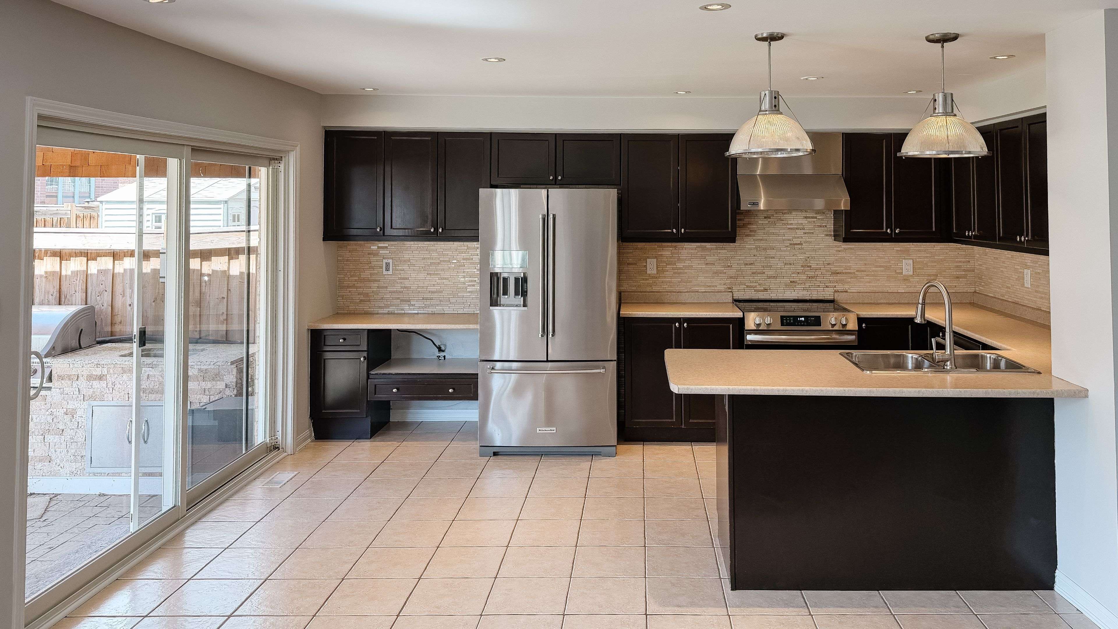 18 Gordon DR, New Tecumseth, ON L9R 0J1