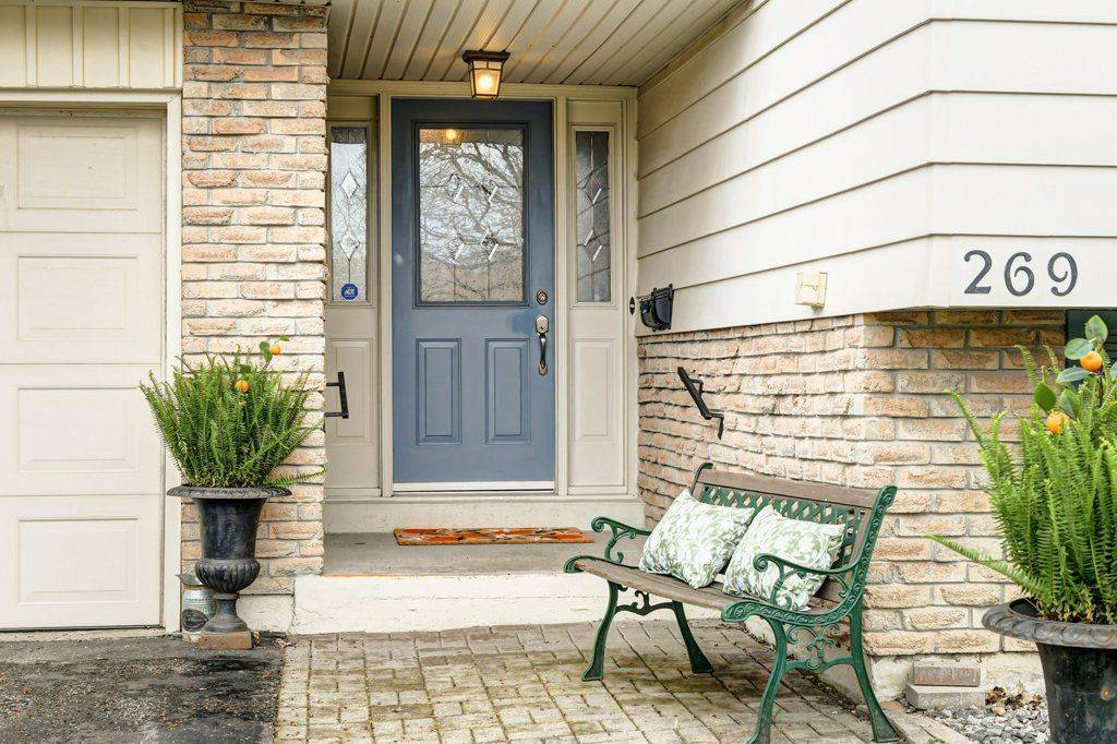 269 Pine DR, Barrie, ON L4N 4H9