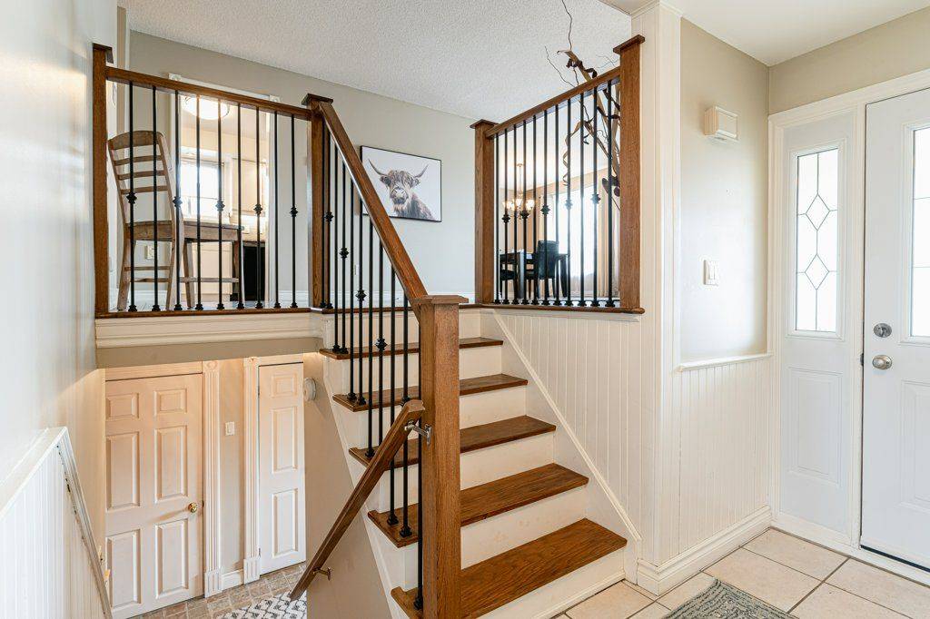 269 Pine DR, Barrie, ON L4N 4H9