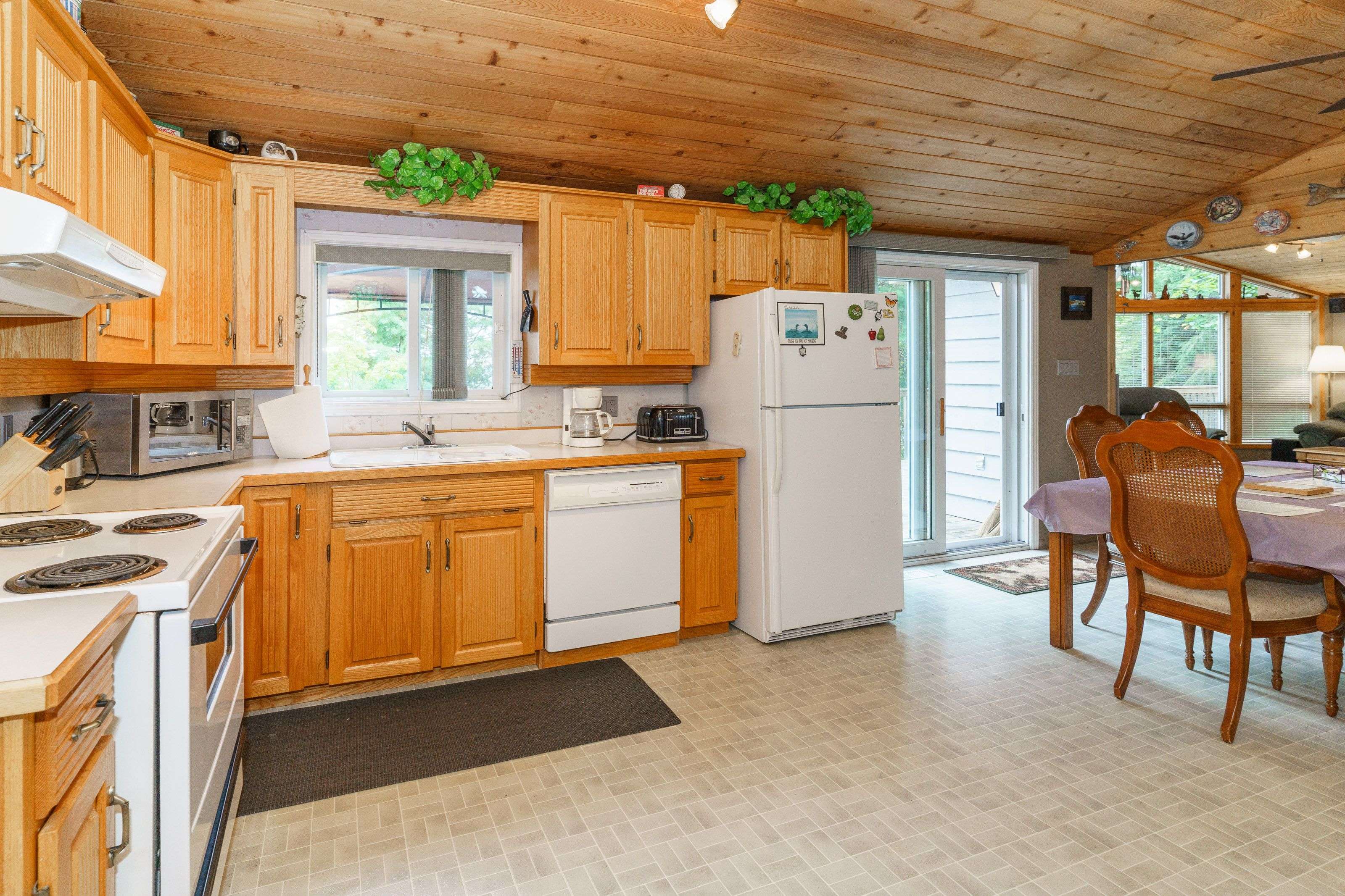2266 Pickerel & Jack Lake RD, Burk's Falls, ON P0A 1C0