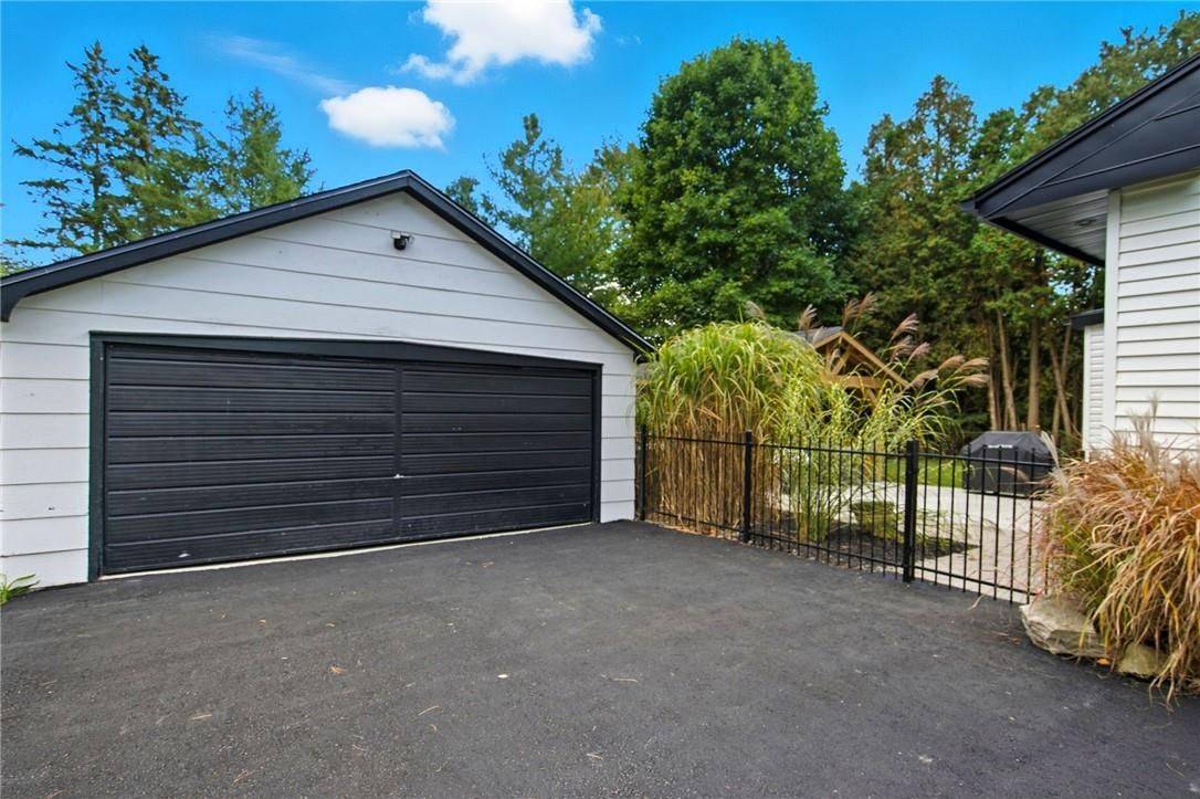 570 Westview AVE, Hamilton, ON L9G 1N9