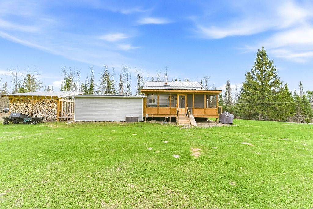 1437 Wylie RD, Laurentian Hills, ON K0J 1P0