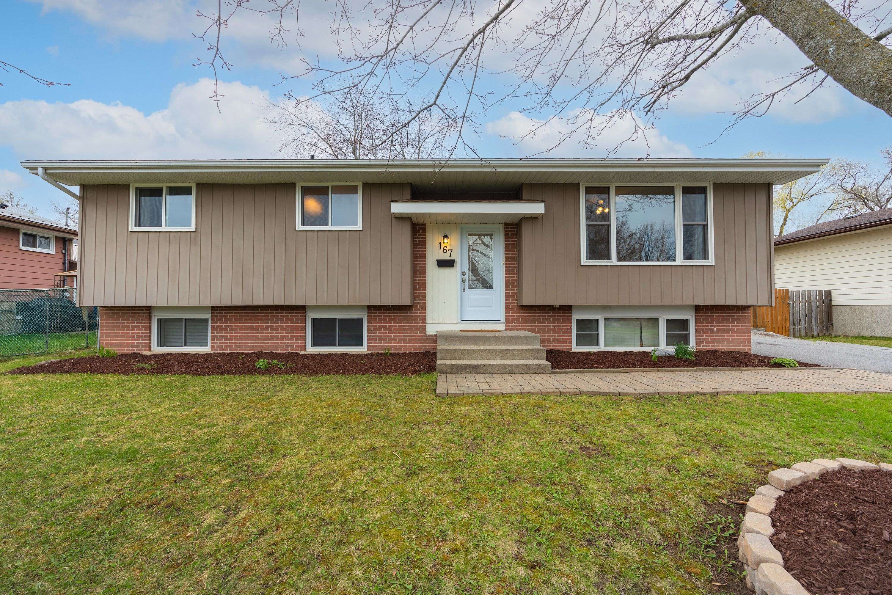 167 MANITOU W CRES, Loyalist, ON K7N 1C4
