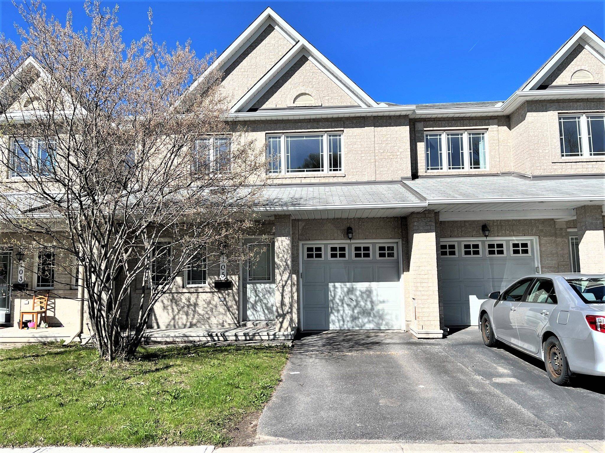 105 TACOM CIR, Barrhaven, ON K2G 4P7