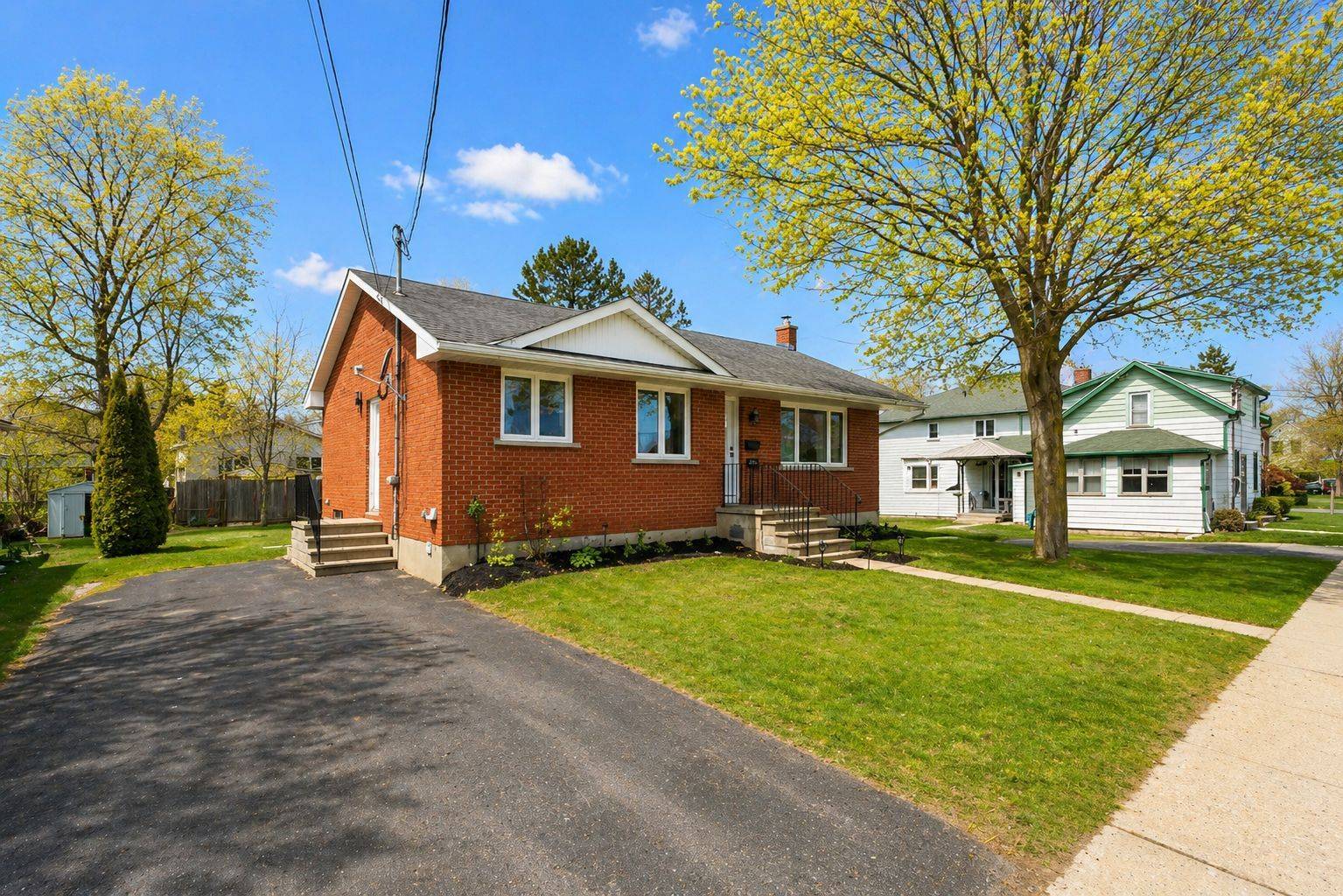 340 River ST, Gananoque, ON K7G 2K2