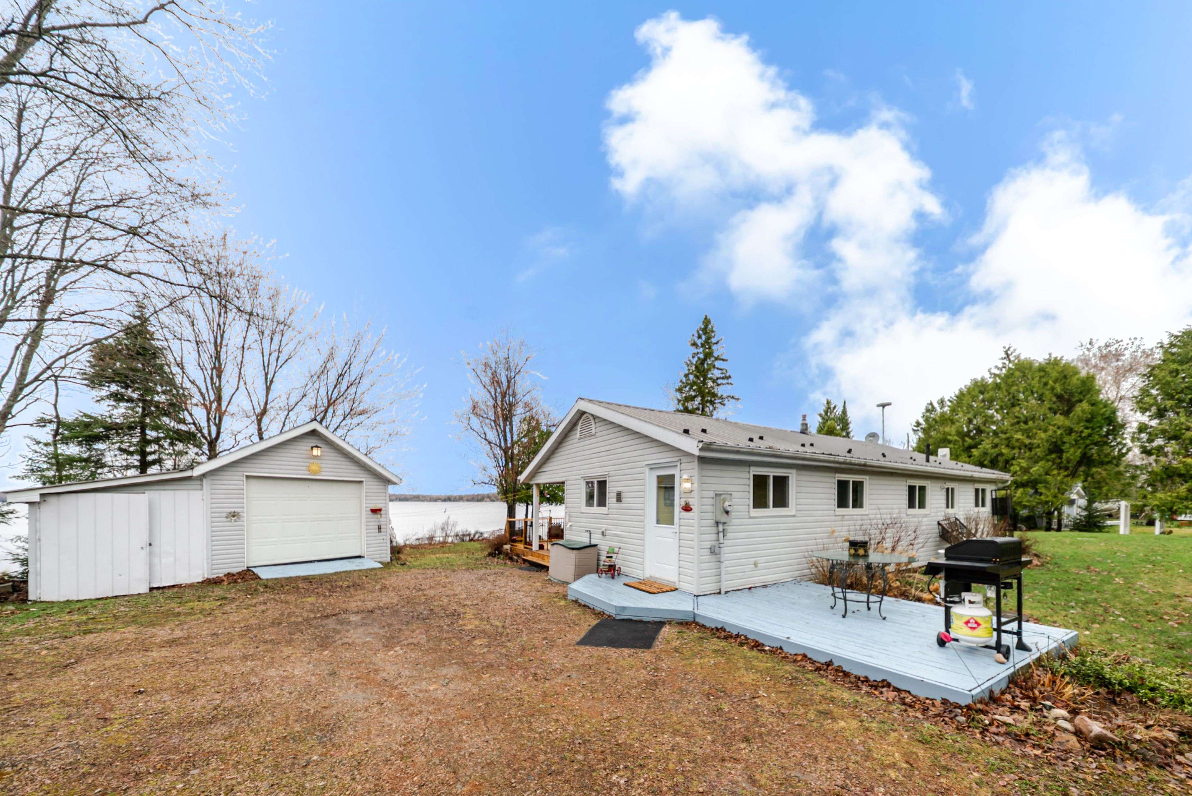 80 Islandview LN, Chisholm, ON P0H 1Z0
