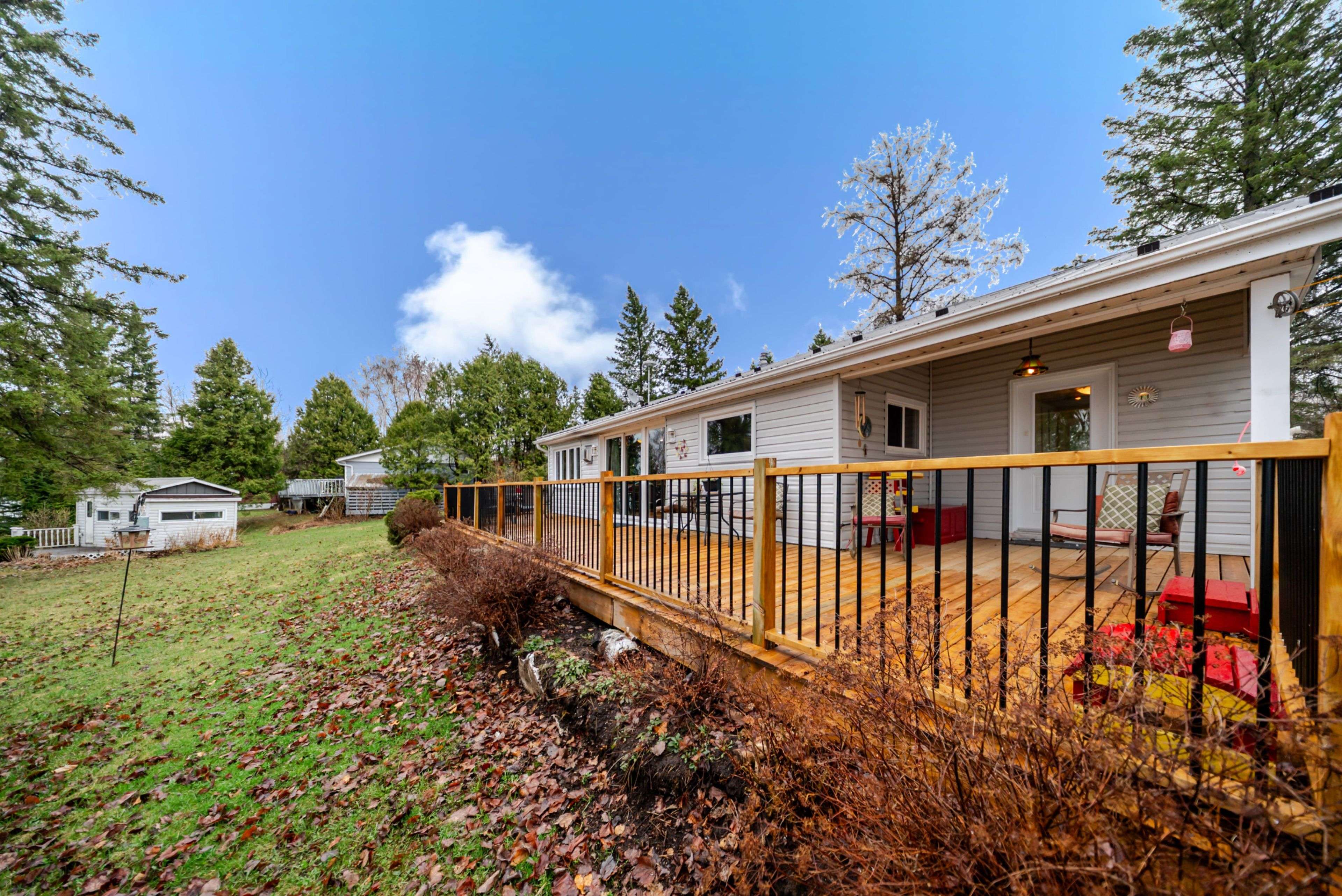 80 Islandview LN, Chisholm, ON P0H 1Z0