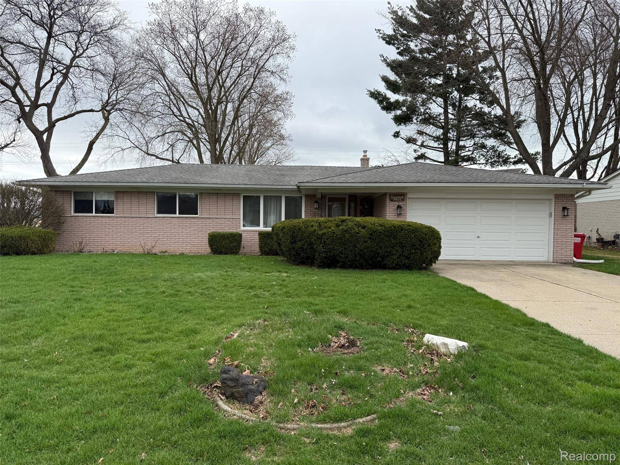37572 Via Rosalie ST, Clintonchartertownship_macomb, MI 48036