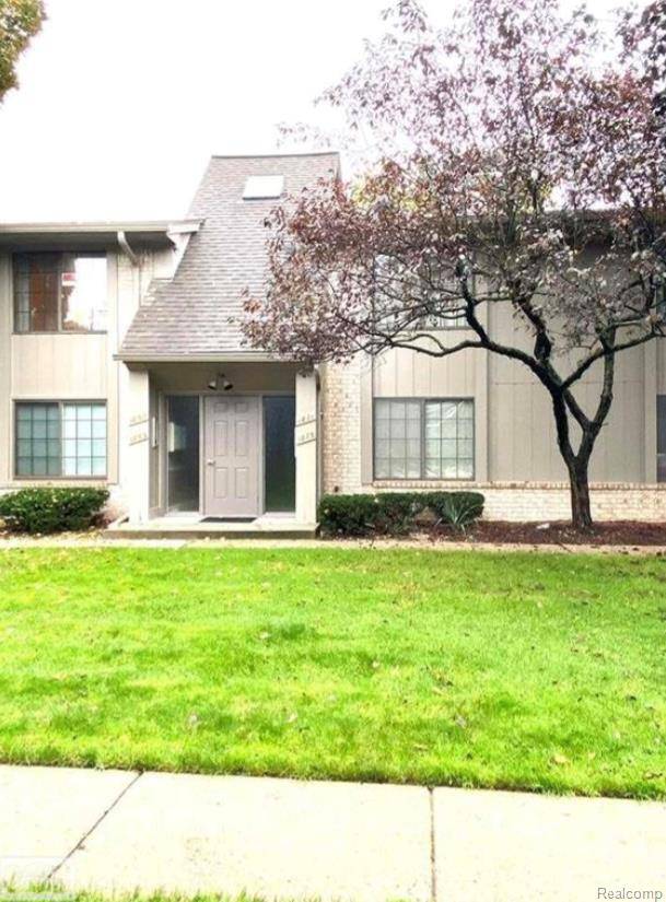 1867 Meadow Dale CT, Rochester Hills, MI 48309
