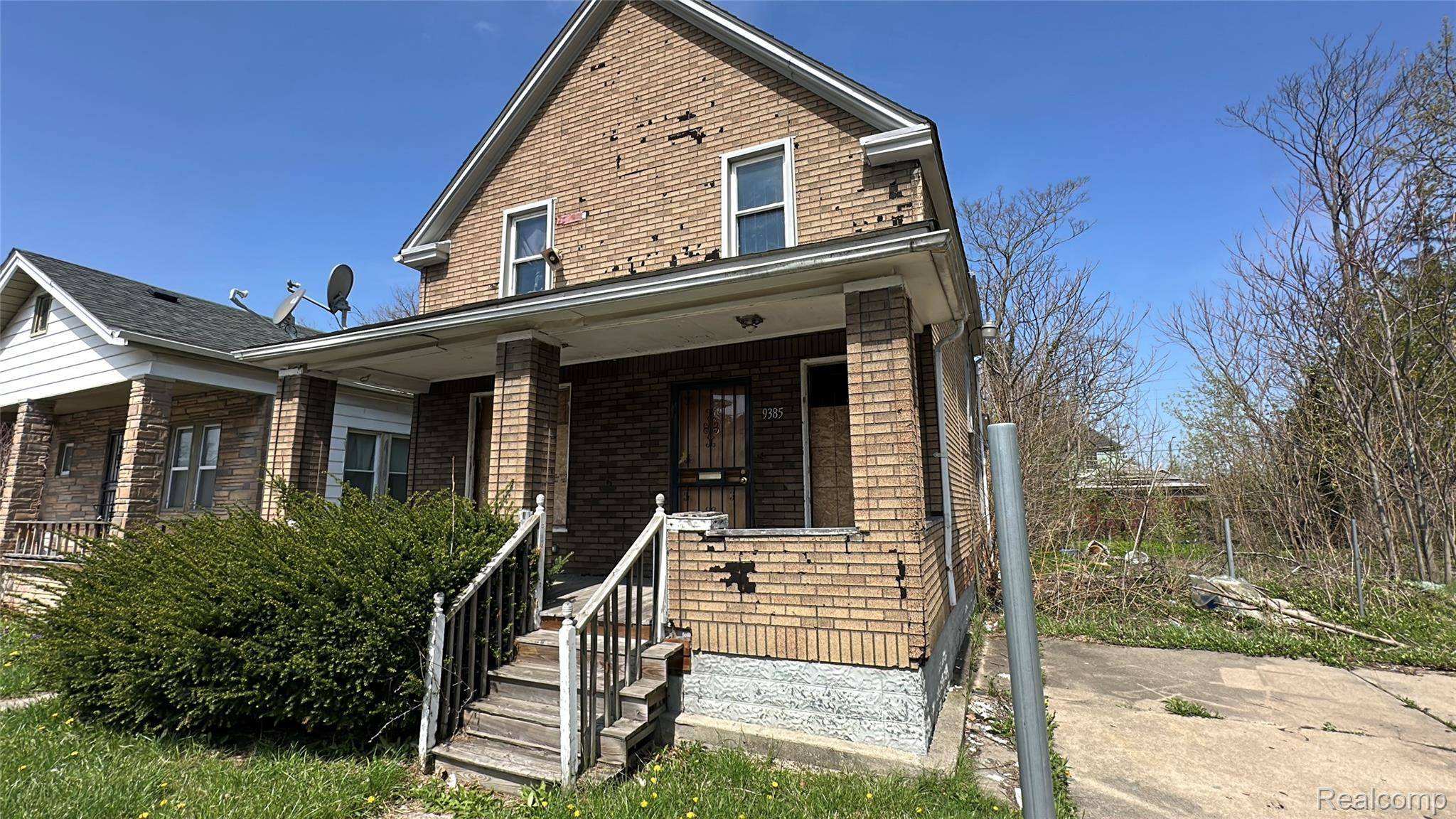9385 Goethe ST, Detroit, MI 48214