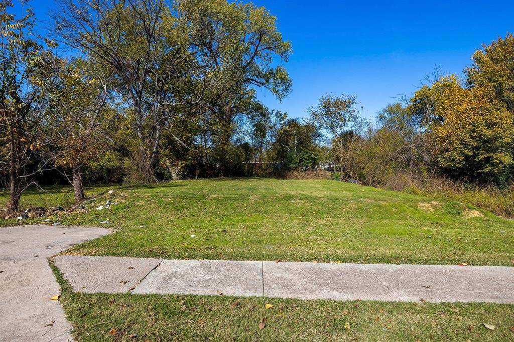 2433 52nd Street, Dallas, TX 75216