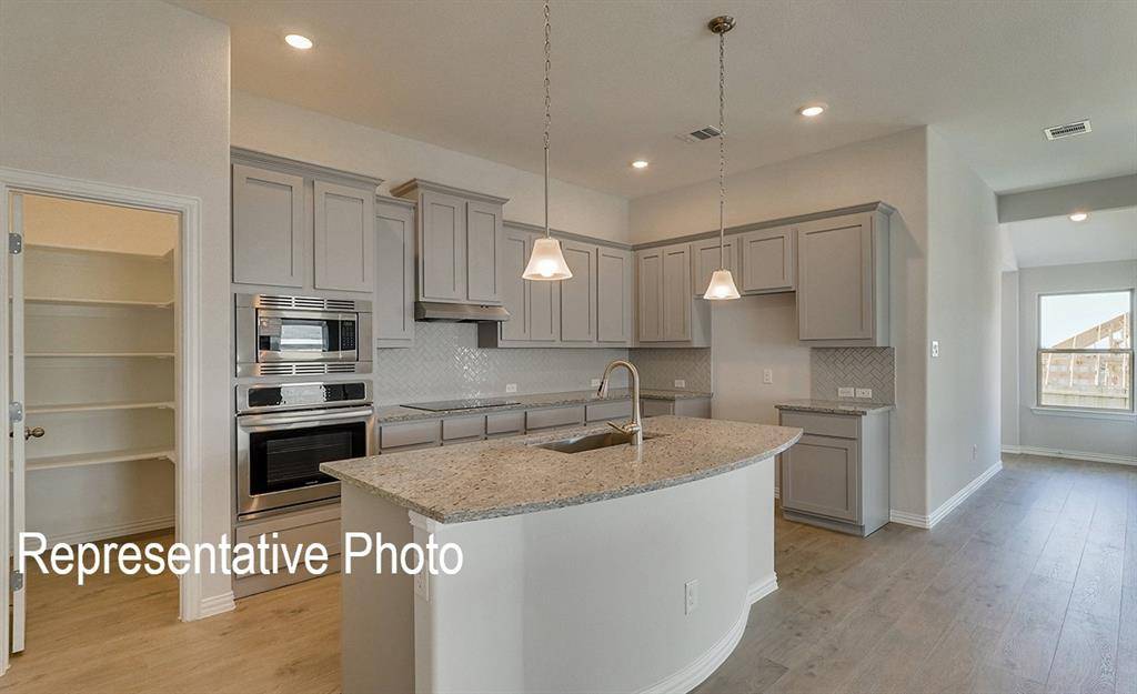 1143 Beaumont Lane, Red Oak, TX 75154
