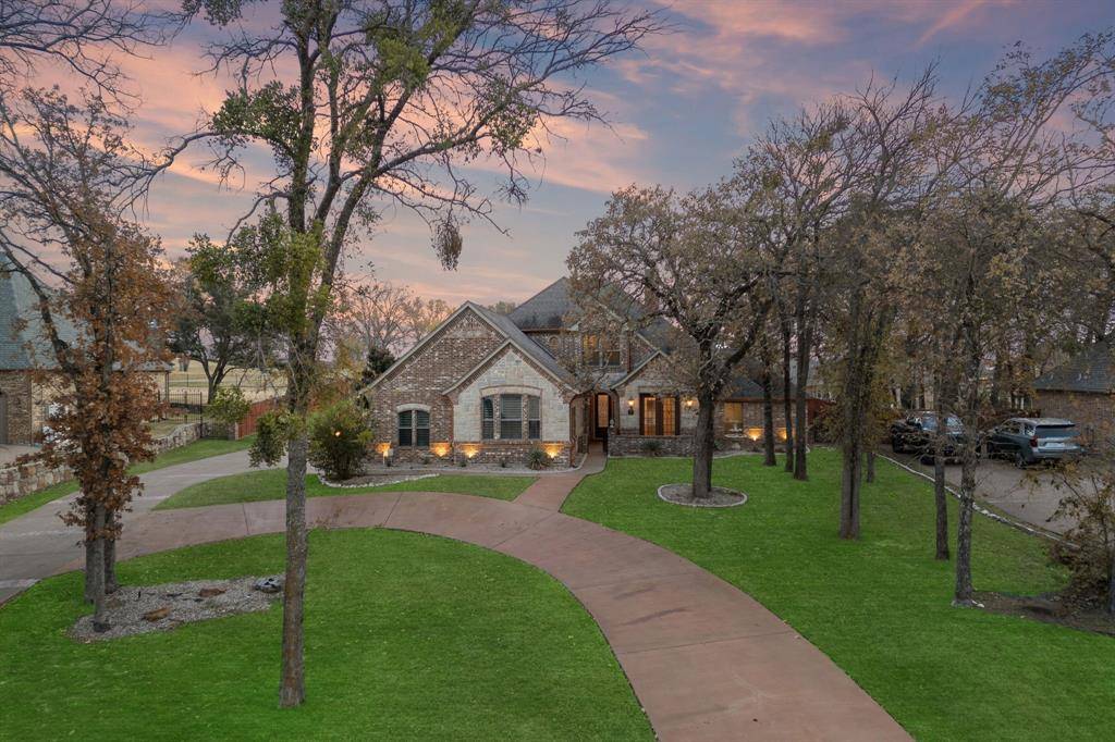 5829 Lakeside Drive, Fort Worth, TX 76179