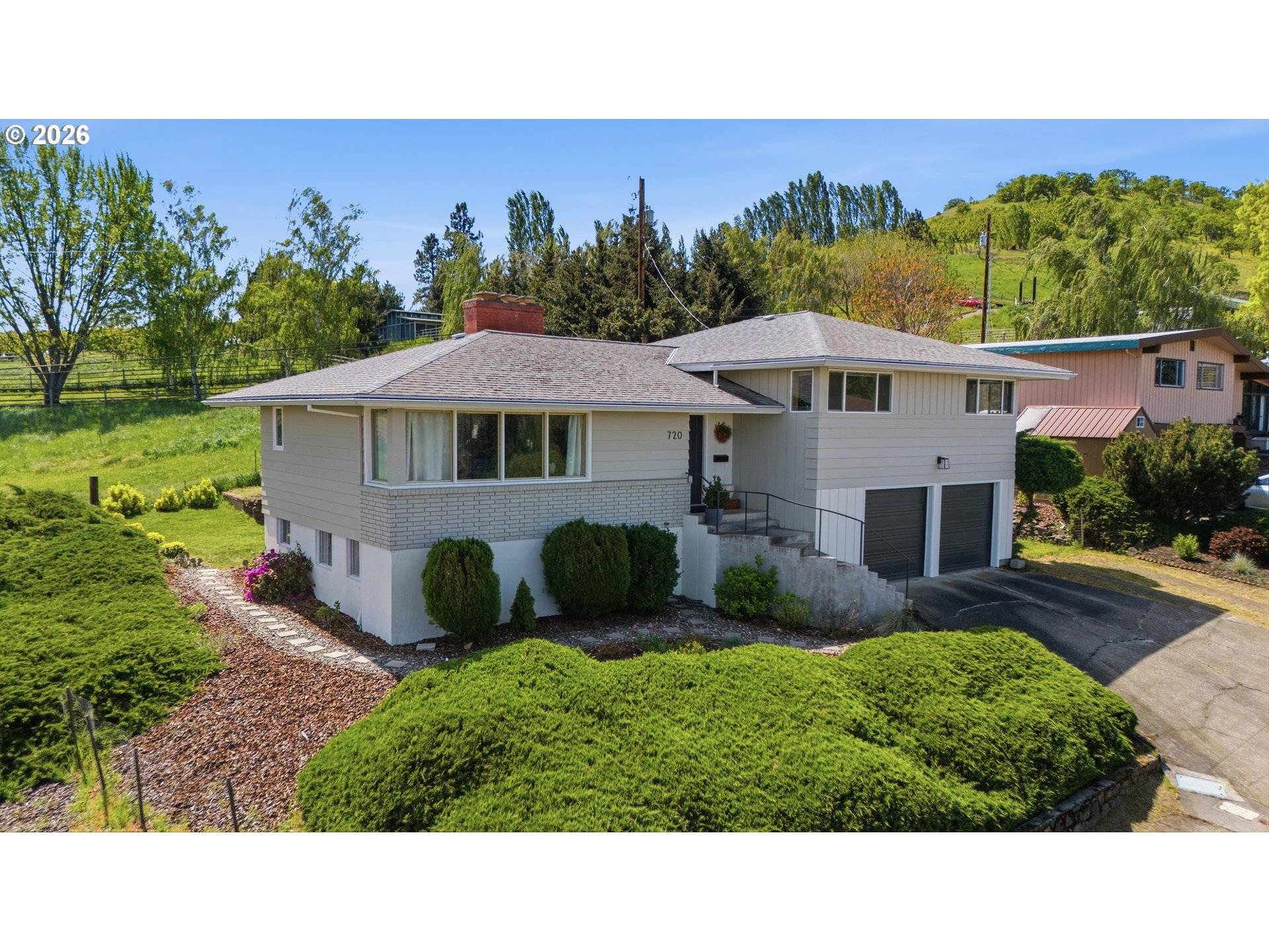 720 E 21ST PL, The Dalles, OR 97058