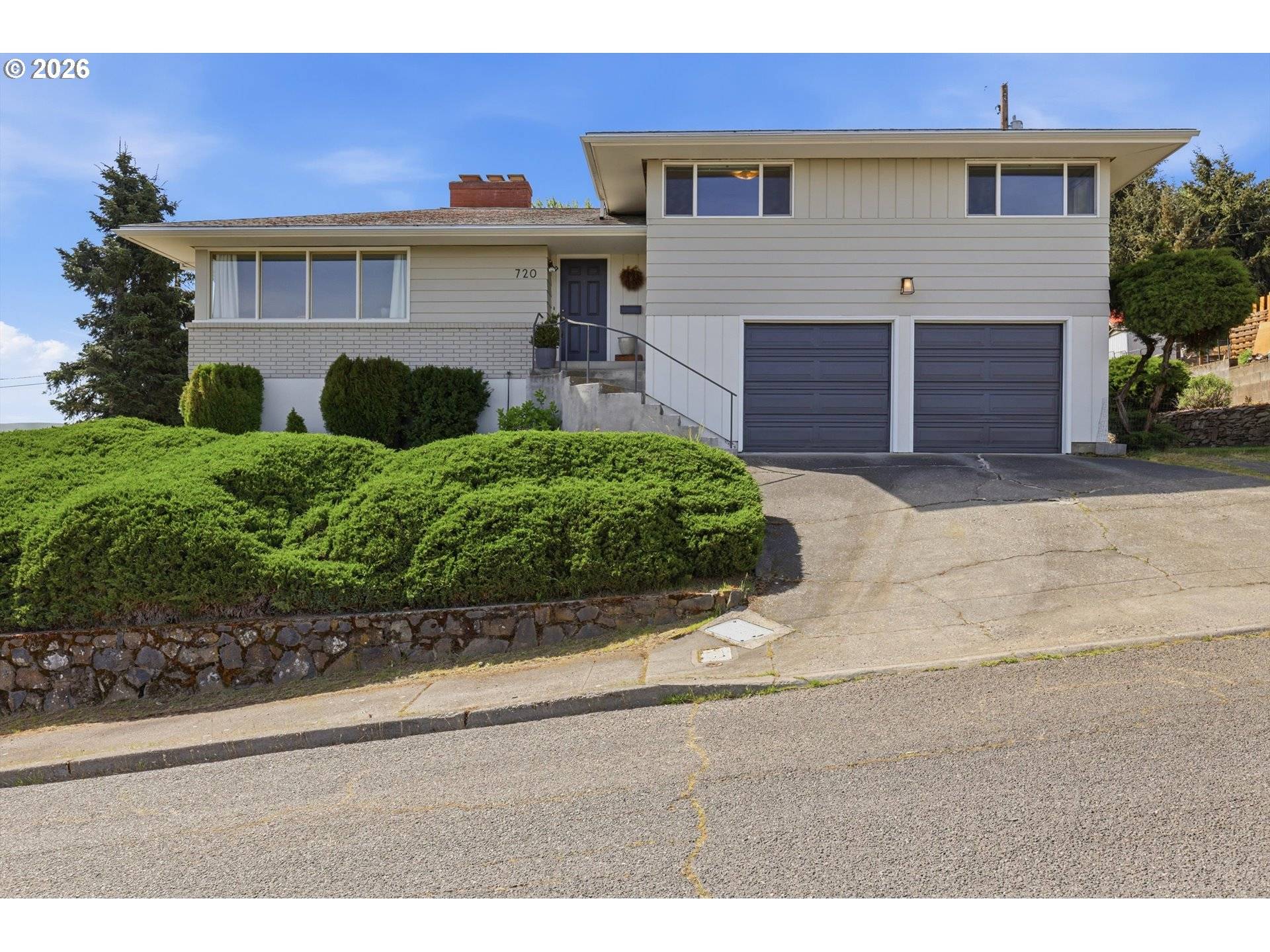 720 E 21ST PL, The Dalles, OR 97058