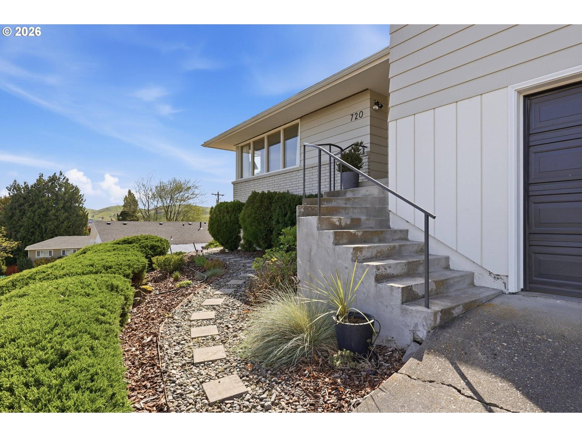 720 E 21ST PL, The Dalles, OR 97058