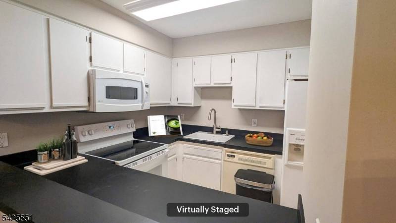 19 Plauderville Ave #208, Garfield City, NJ 07026