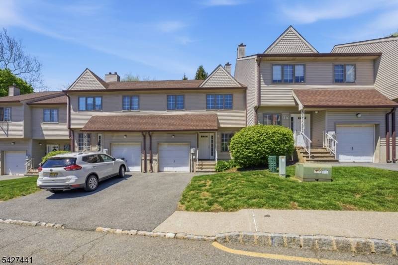 11 Deer Hill Ct, Boonton Town, NJ 07005