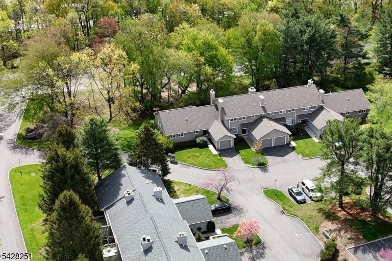 9 Parsons Ct, Mahwah Twp., NJ 07430