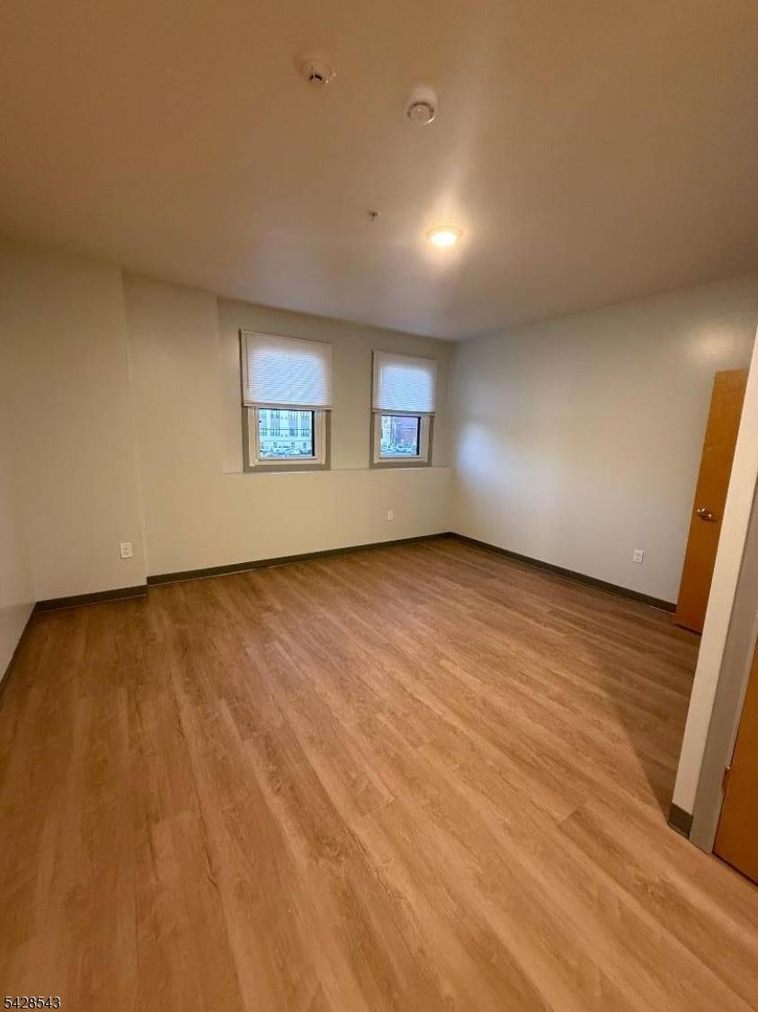 70 W Grand #17, Elizabeth City, NJ 07202