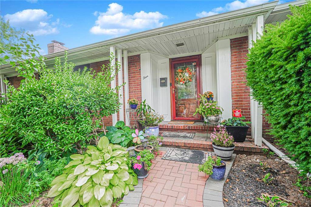 4 Brentwood AVE, Staten  Island, NY 10301