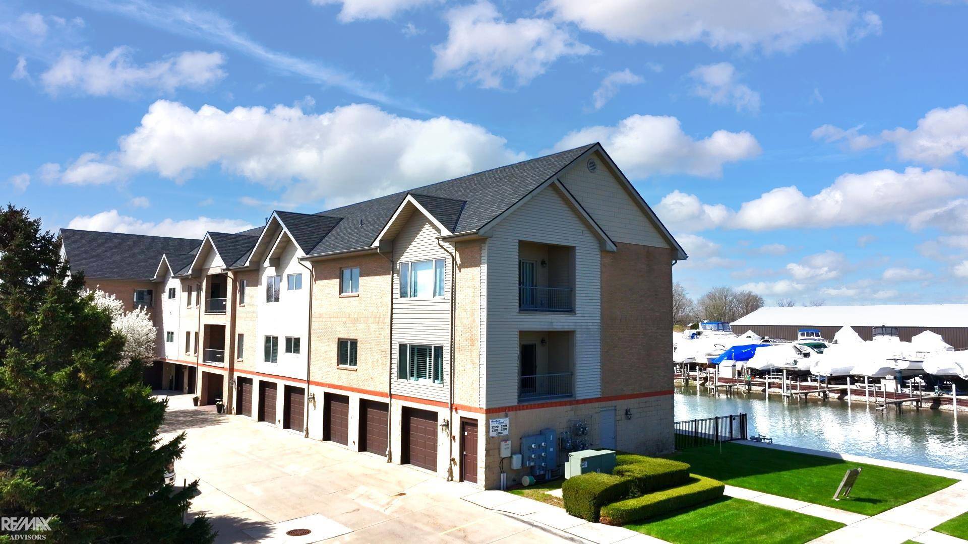 32172 N River Rd RD, Harrisonchartertownship_macomb, MI 48045