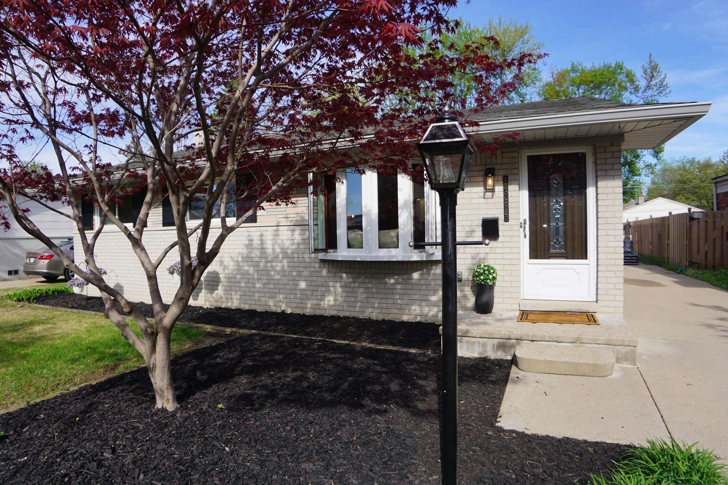 8364 Holly DR, Cantonchartertownship_wayne, MI 48187