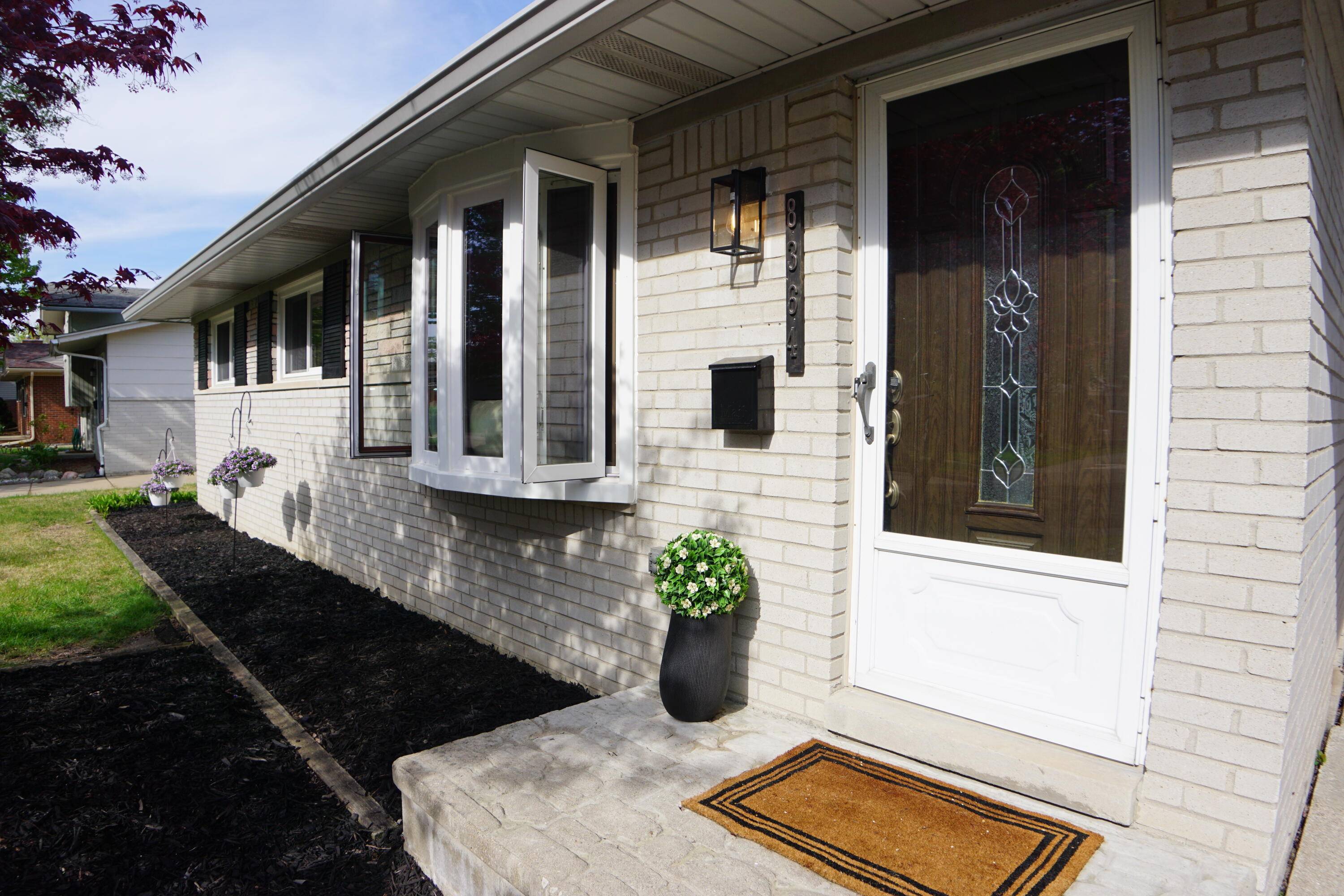8364 Holly DR, Cantonchartertownship_wayne, MI 48187