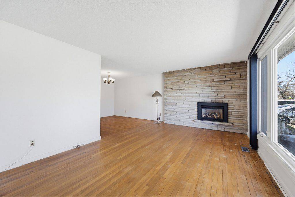 1274 Maitland AVE, Belair Park - Copeland Park And Area, ON K2C 2C6