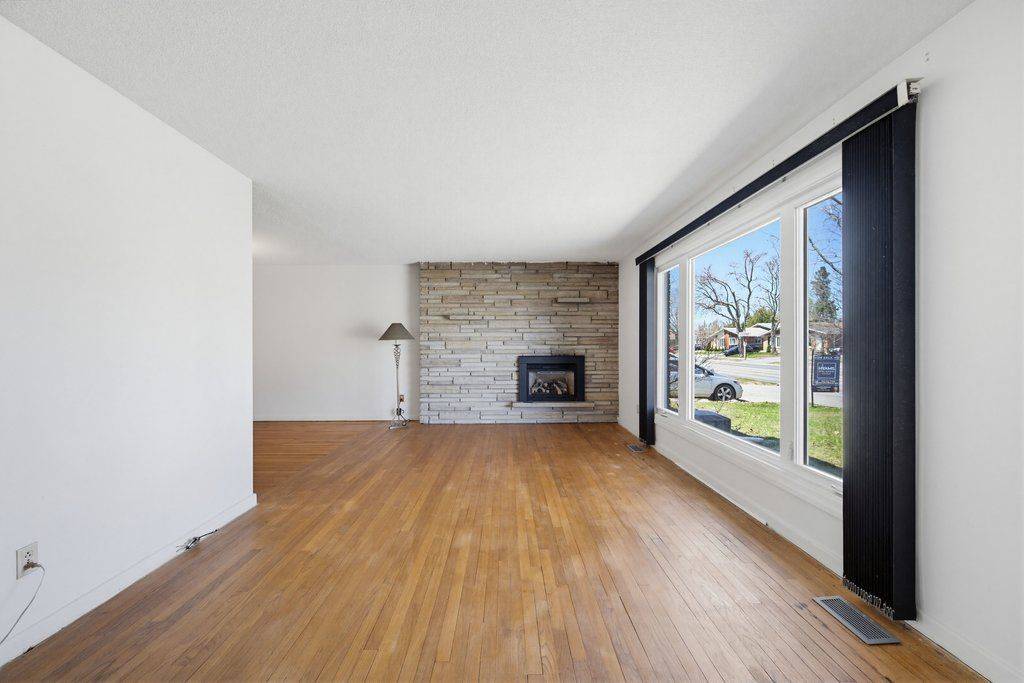 1274 Maitland AVE, Belair Park - Copeland Park And Area, ON K2C 2C6