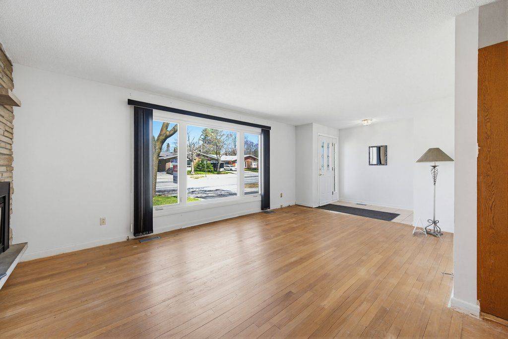 1274 Maitland AVE, Belair Park - Copeland Park And Area, ON K2C 2C6