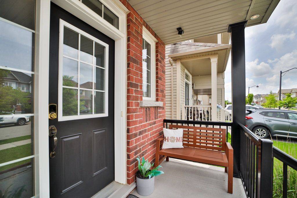 15 Mcallistar DR, Hamilton, ON L0R 1C0