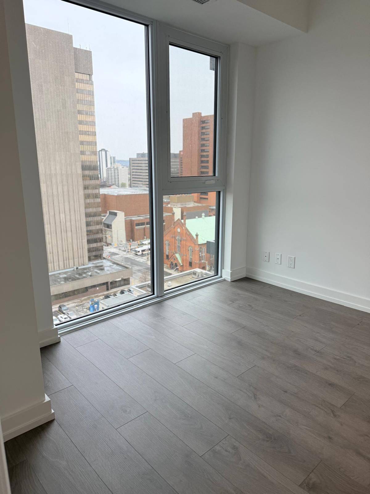 75 James ST #1401, Hamilton, ON L8P 2Y9