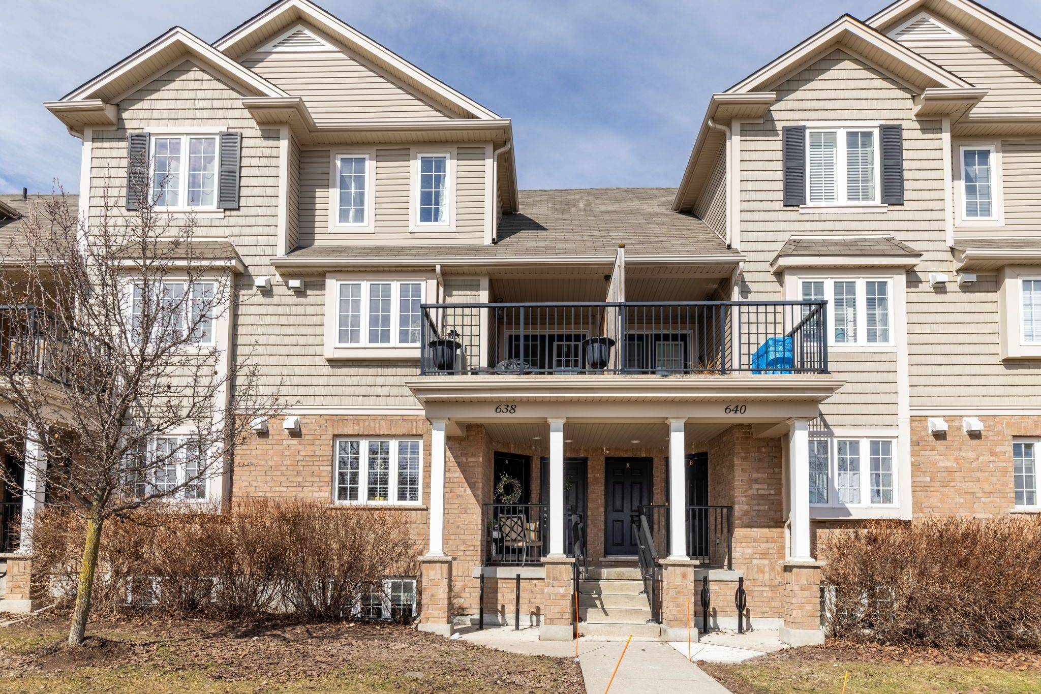638 Woodlawn RD E #B, Guelph, ON N1E 0K4