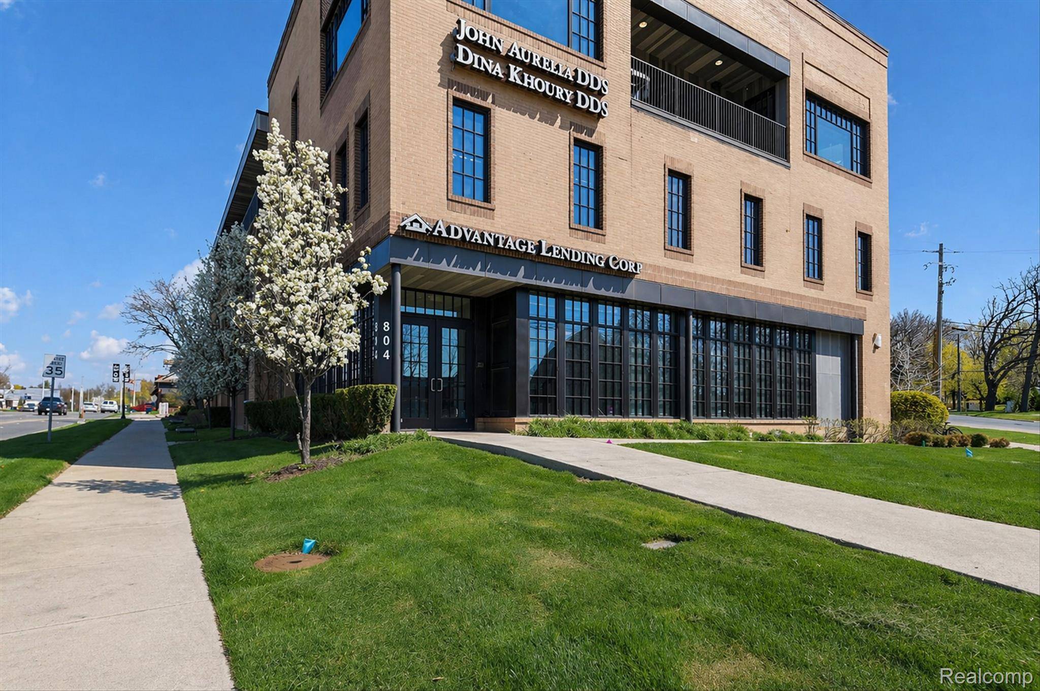 804 N Main ST #3A, Rochestercity_oakland, MI 48307