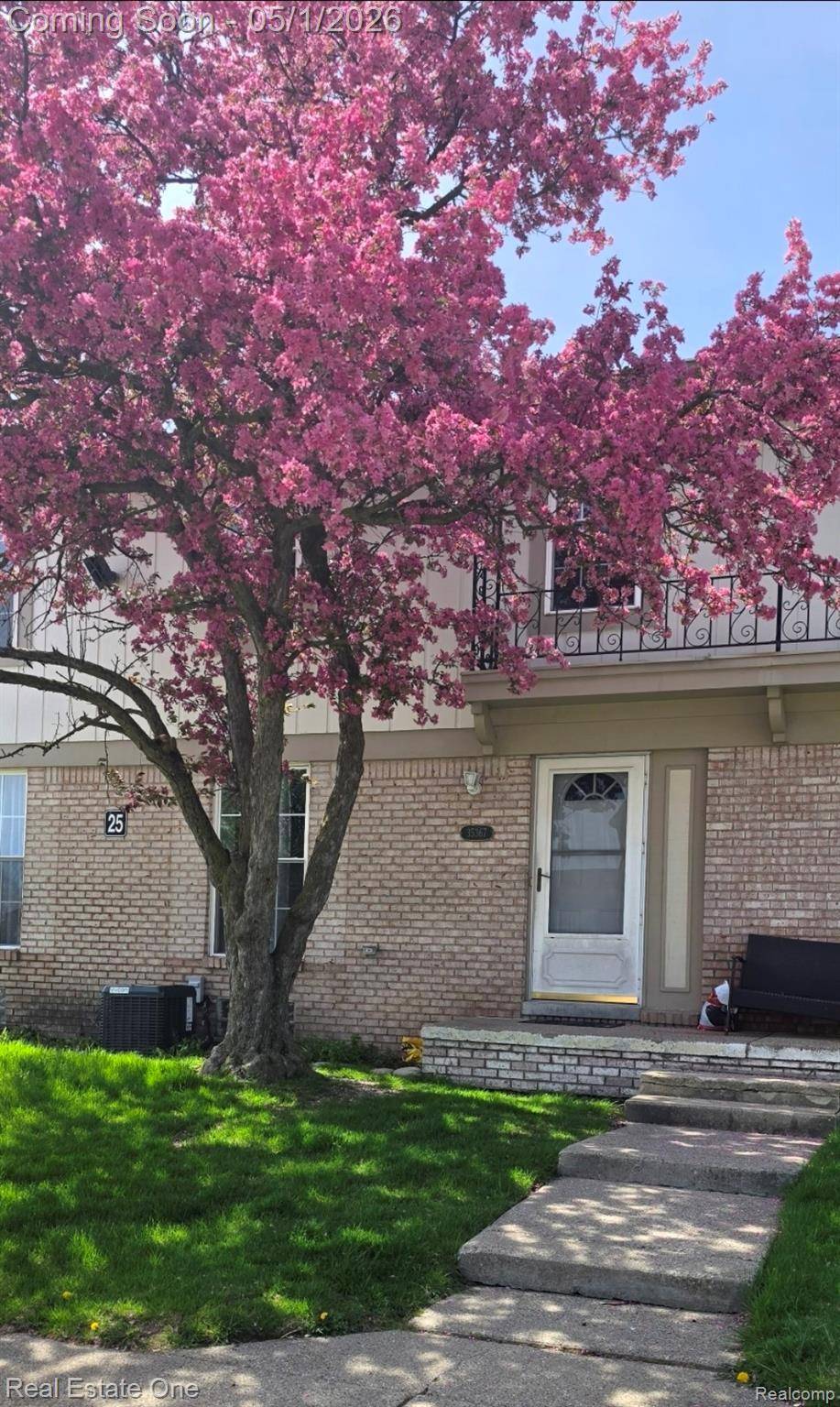 35367 Tall Oaks DR, Sterlingheightscity_macomb, MI 48312
