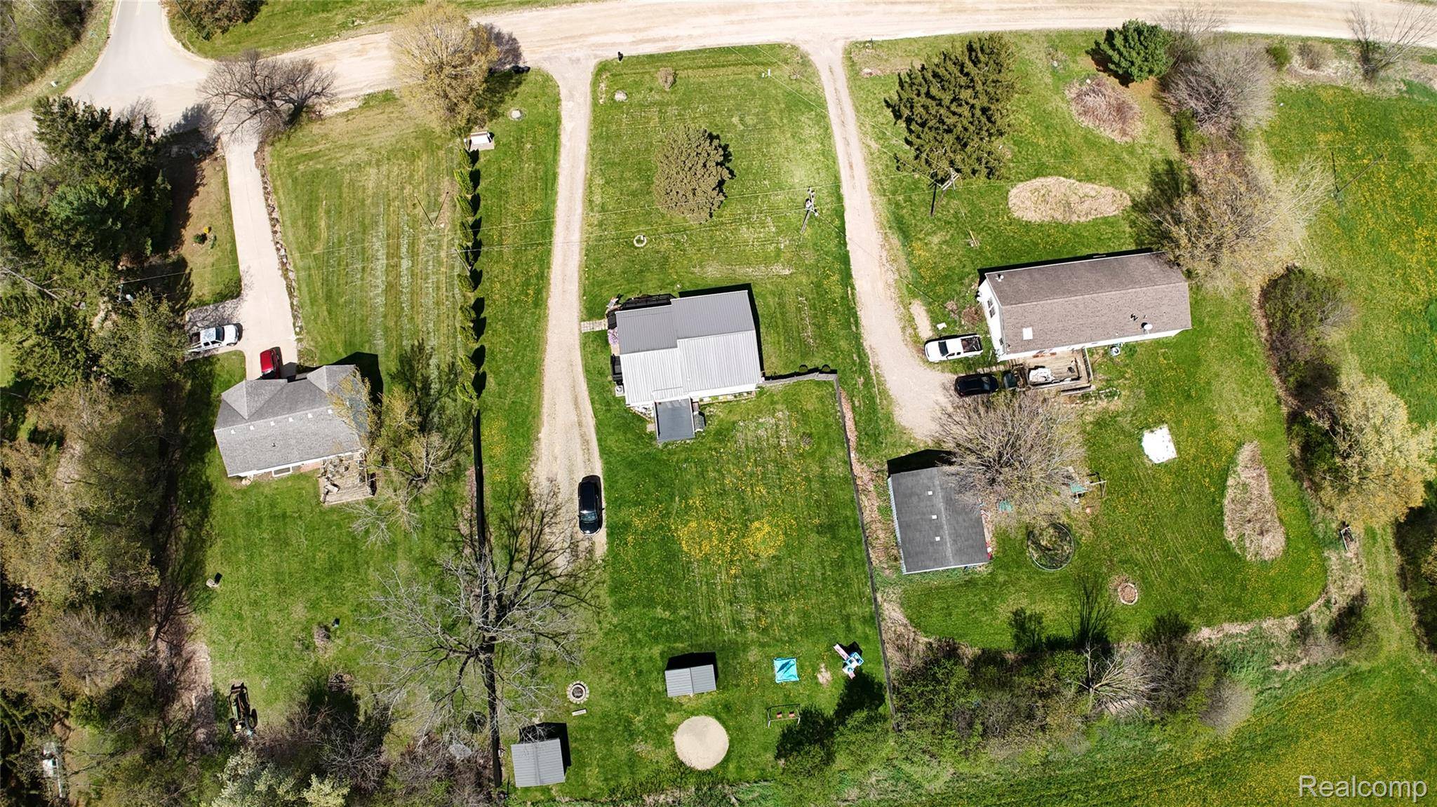 2128 Greenwood RD, Lapeer Township, MI 48446
